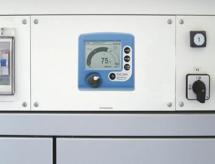 Controlador de vacío CVC 3000E VACUUBRAND